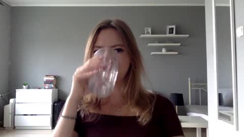 Snapshot of lux_millie chatting on September 28, 3:50 pm Millie online show from September 28, 3:50 pm