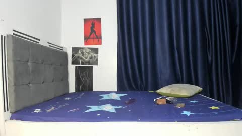 luxedollxoxoo online show from April 12, 8:22 pm