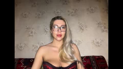 LuxSonyaStar online show from November 9, 8:16 pm