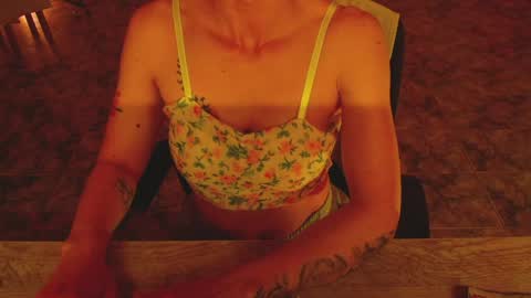 Liss online show from March 28, 3:28 am