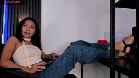 Lyhana Lee online show from February 9, 2:50 pm