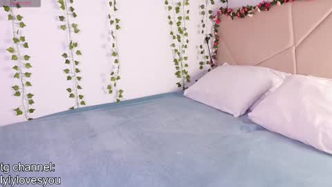 Lyly   online show from November 24, 5:42 am