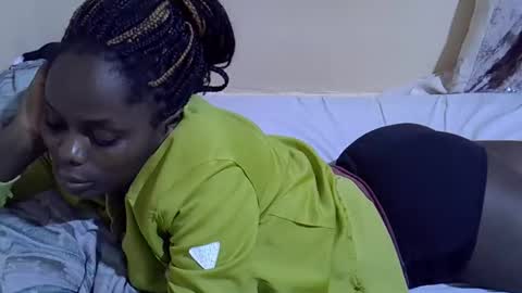 lyn_anna online show from November 21, 4:31 pm