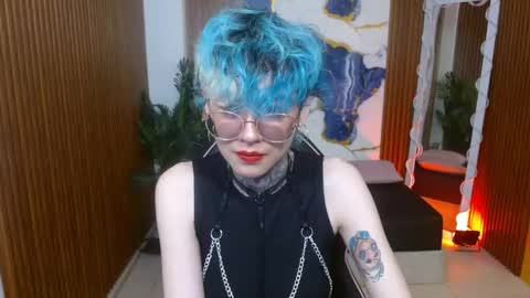lyra_tay online show from April 29, 7:30 pm