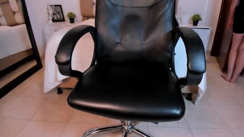 Lyssa  Everyday From 0700 to 1630 Col Time online show from November 6, 3:40 pm