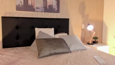 Maria  online show from March 7, 5:42 pm