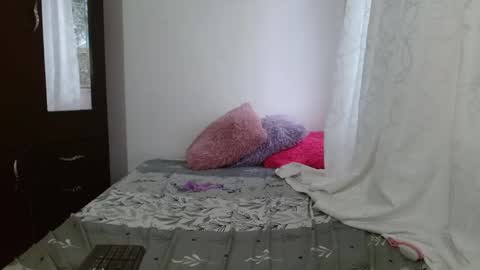 maaddy_thompson online show from March 5, 10:49 pm