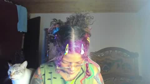 Snapshot of madam_sativa chatting on January 22, 2:35 pm di online show from January 22, 2:35 pm