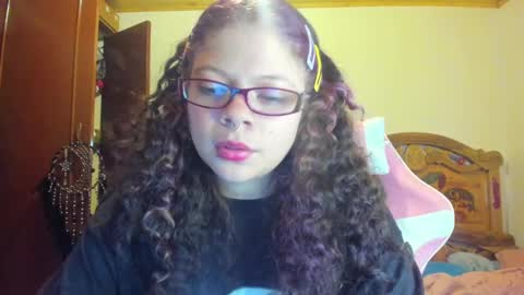 Snapshot of madam_sativa chatting on January 30, 9:47 pm di online show from January 30, 9:47 pm