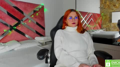 Snapshot of madame_ibby chatting on January 2, 7:51 pm madame ibby online show from January 2, 7:51 pm