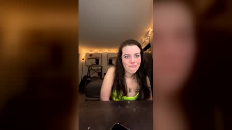 maddie_tha_baddie online show from April 7, 6:26 am