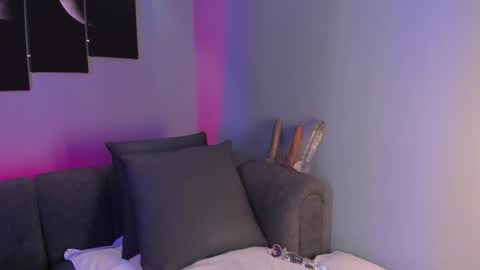 Maddy  online show from January 19, 9:45 pm