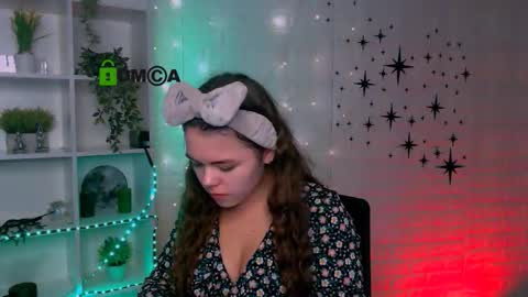 maddycats online show from December 2, 10:28 am