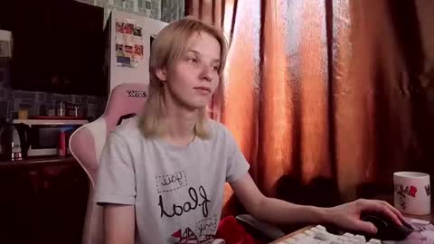 madelaines online show from June 12, 8:11 am