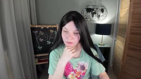 madelaines online show from November 26, 9:43 am