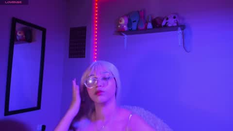 Madeline  online show from January 12, 6:49 am