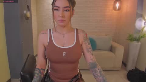 Maddi Collins online show from October 21, 2:04 am