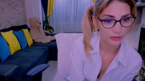 Madye Roberts online show from January 17, 11:34 pm