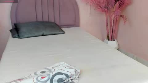 Snapshot of madyscarlett chatting on September 30, 11:49 am madyscarlett online show from September 30, 11:49 am