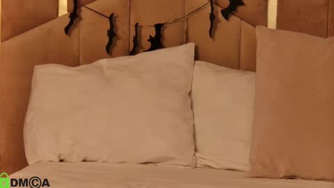 M. online show from October 26, 9:32 pm