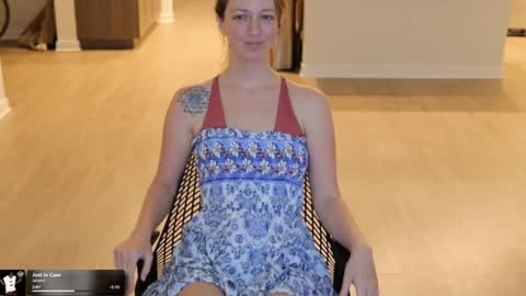 Mae online show from March 21, 9:42 pm