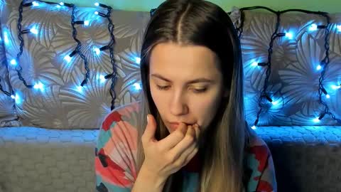 Maggie online show from February 2, 3:05 am