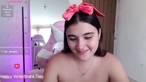 Luna  online show from February 14, 2:44 pm