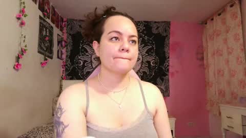 Snapshot of magic_clairewitch chatting on March 12, 11:44 pm Claire online show from March 12, 11:44 pm
