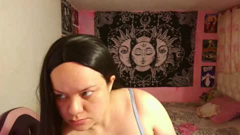 Snapshot of magic_clairewitch chatting on January 5, 11:01 pm Claire online show from January 5, 11:01 pm