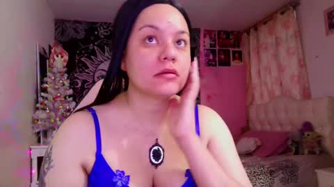 Snapshot of magic_clairewitch chatting on December 29, 10:57 pm Claire online show from December 29, 10:57 pm