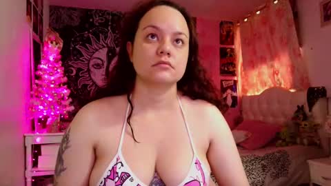 Snapshot of magic_clairewitch chatting on December 28, 2:53 pm Claire online show from December 28, 2:53 pm