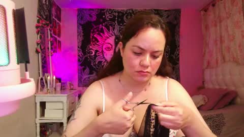 Snapshot of magic_clairewitch chatting on January 12, 2:35 am Claire online show from January 12, 2:35 am