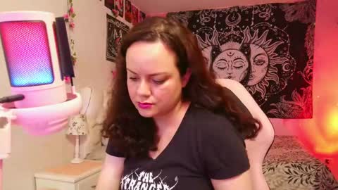 Snapshot of magic_clairewitch chatting on February 22, 4:59 pm Claire online show from February 22, 4:59 pm