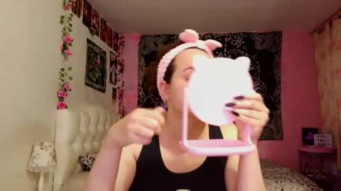 Snapshot of magic_clairewitch chatting on January 27, 11:22 pm Claire online show from January 27, 11:22 pm