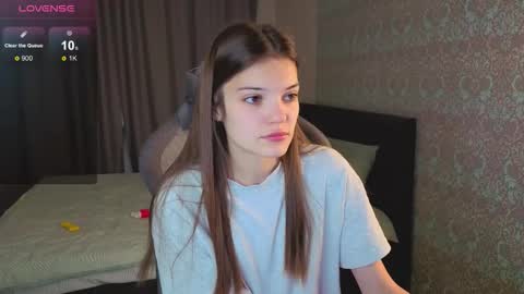 Snapshot of magic_shy chatting on October 24, 1:23 am Merry online show from October 24, 1:23 am