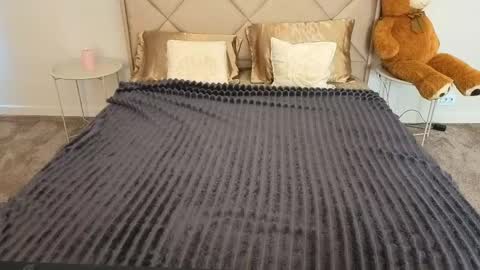 Emily online show from April 18, 5:21 am