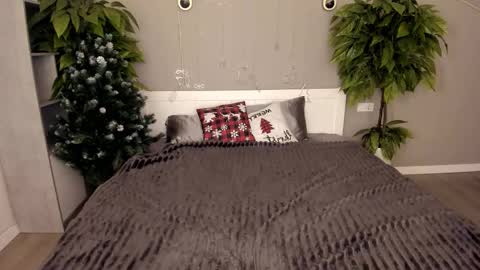 Emily online show from January 14, 7:13 am