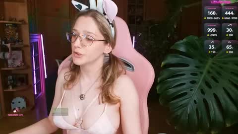 Nicole online show from May 5, 11:30 pm