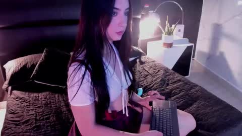 magieethomson online show from September 25, 8:17 pm