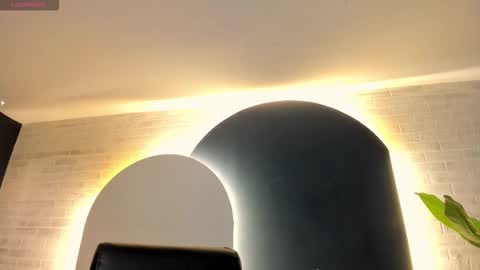  Maia  online show from December 17, 7:07 pm