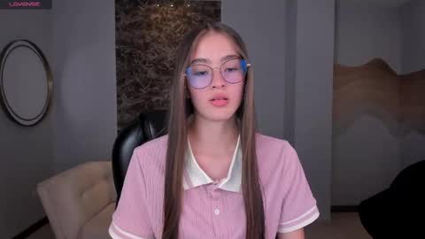  Maia  online show from October 4, 5:28 pm