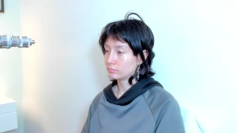 maibys online show from December 22, 4:04 am