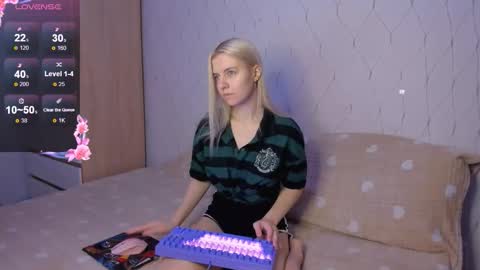 Your kitty online show from November 29, 2:59 am