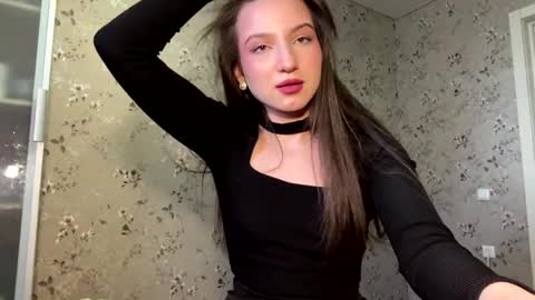 DIna online show from April 8, 2:19 pm