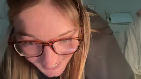 maisystellaxx online show from May 30, 10:49 pm