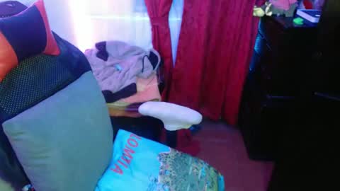 Hello friends Im on another account    online show from February 11, 12:17 am