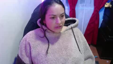 Hello friends Im on another account    online show from February 20, 1:36 am