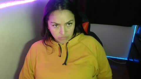 Hello friends Im on another account    online show from March 10, 12:51 am