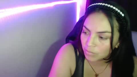 Hello friends Im on another account    online show from March 3, 1:28 am