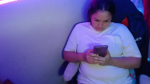 Hello friends Im on another account    online show from February 19, 1:08 am